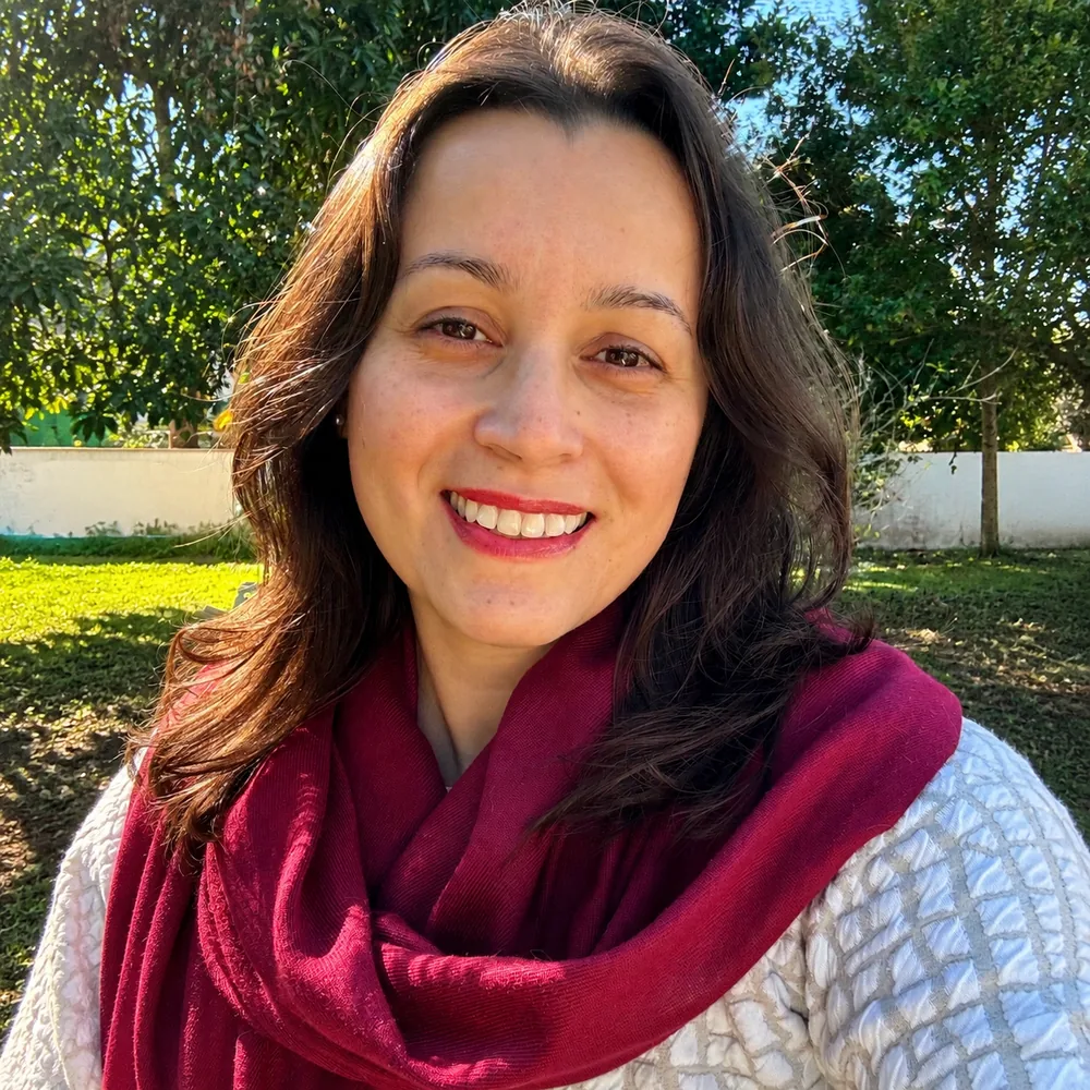 Aline Desperta, autora e criadora de conteúdo sobre espiritualidade, autoconhecimento e expansão da consciência